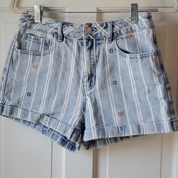PACSUN DAISY EMBROIDERED STRIPED DENIM MOM SHORTS SIZE 27 LIGHT WASH BEACHY - Picture 1 of 9